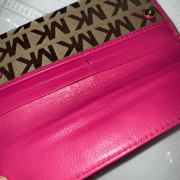 Michael Kors Tan and Pink Logo Wallet - Picture 4 of 4